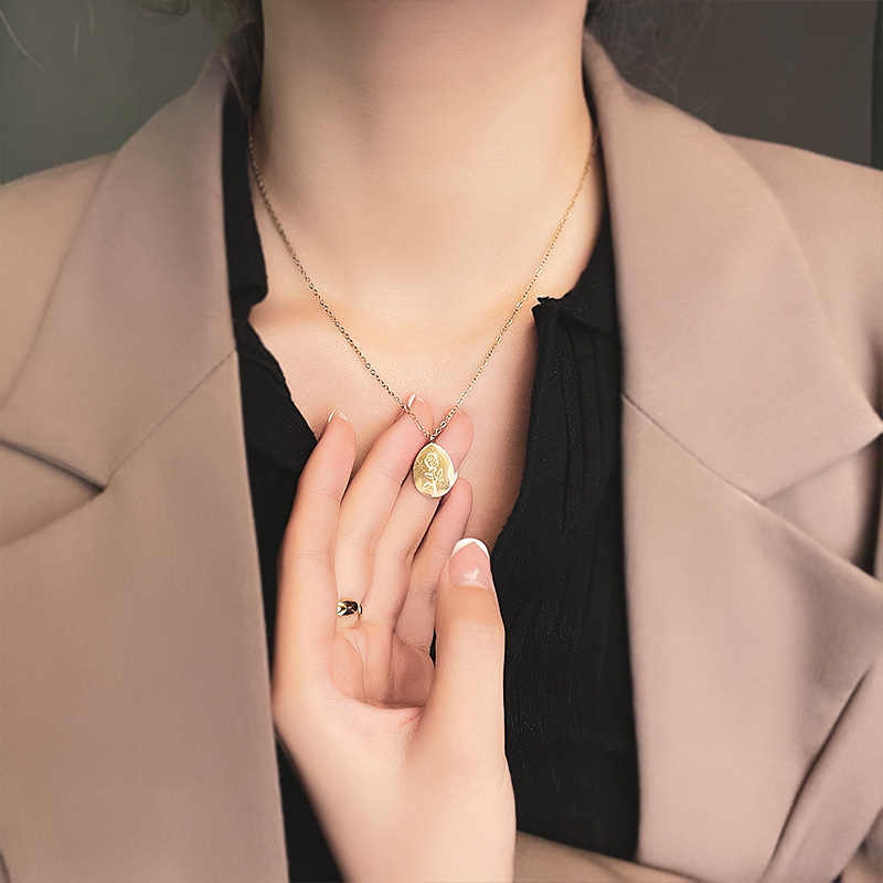 Stainless Steel Necklaces Fema - Birth Flower Necklace recension och pris